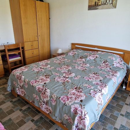 Grieks Vakantiehuis To Kalokairi Kougaíika Exteriör bild