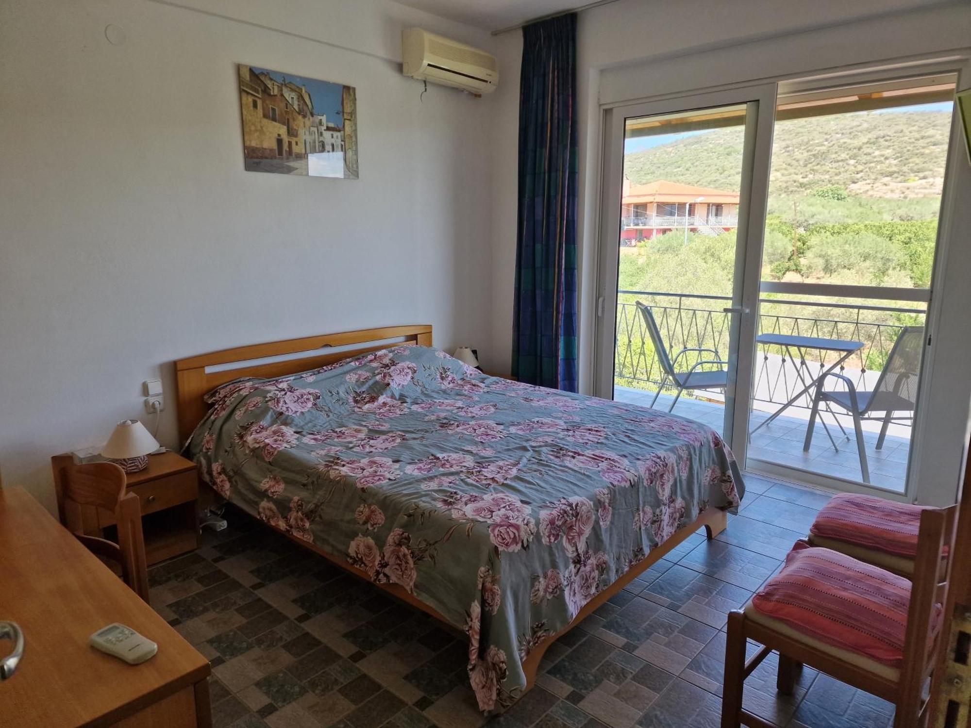 Grieks Vakantiehuis To Kalokairi Kougaíika Exteriör bild